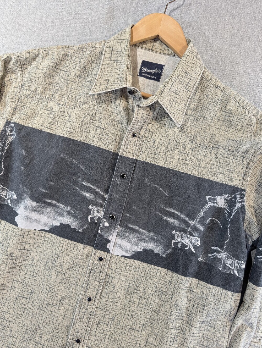 Vintage Wrangler Brushpopper Pearl Snap Shirt Men's XL Black Wolves Scene